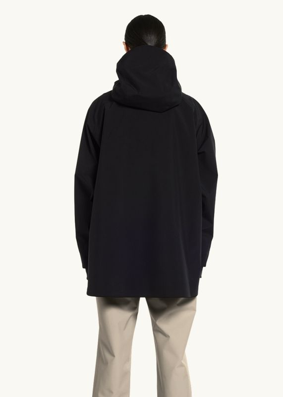 BLÆST Voss Poncho Svart